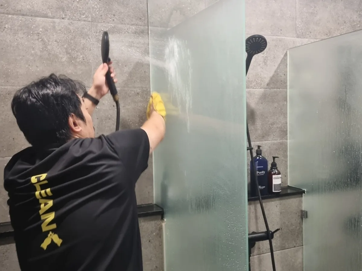 영종구 남북동 헬스장 복도·대기 동선 야간 위생청소 사례 - 행진크린