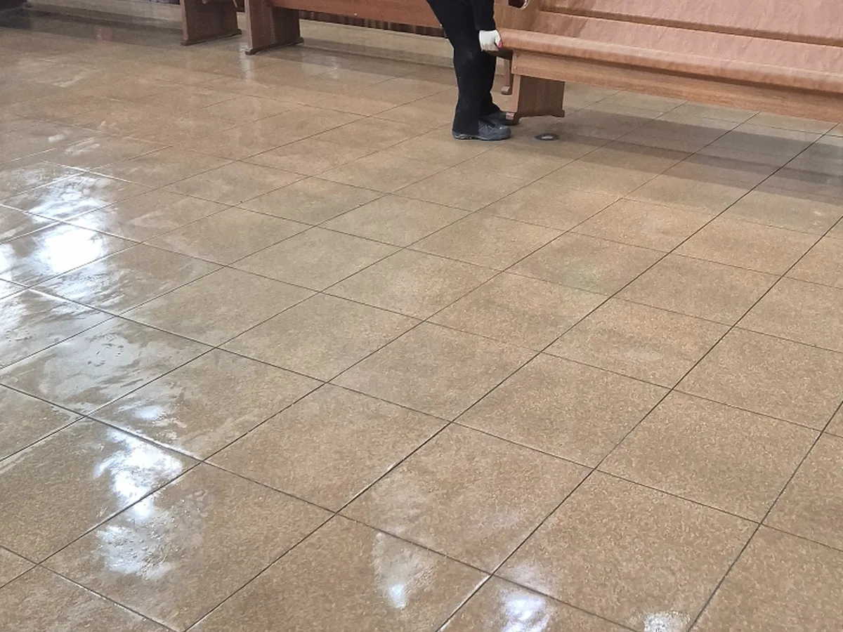 검단구 대곡동 예배당 방송실 장비 주변 정밀 위생청소 사례 - 행진크린