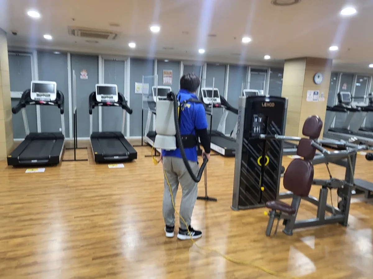 영종구 무의동 헬스장 샤워실 장비 주변 정밀 위생청소 사례 - 행진크린